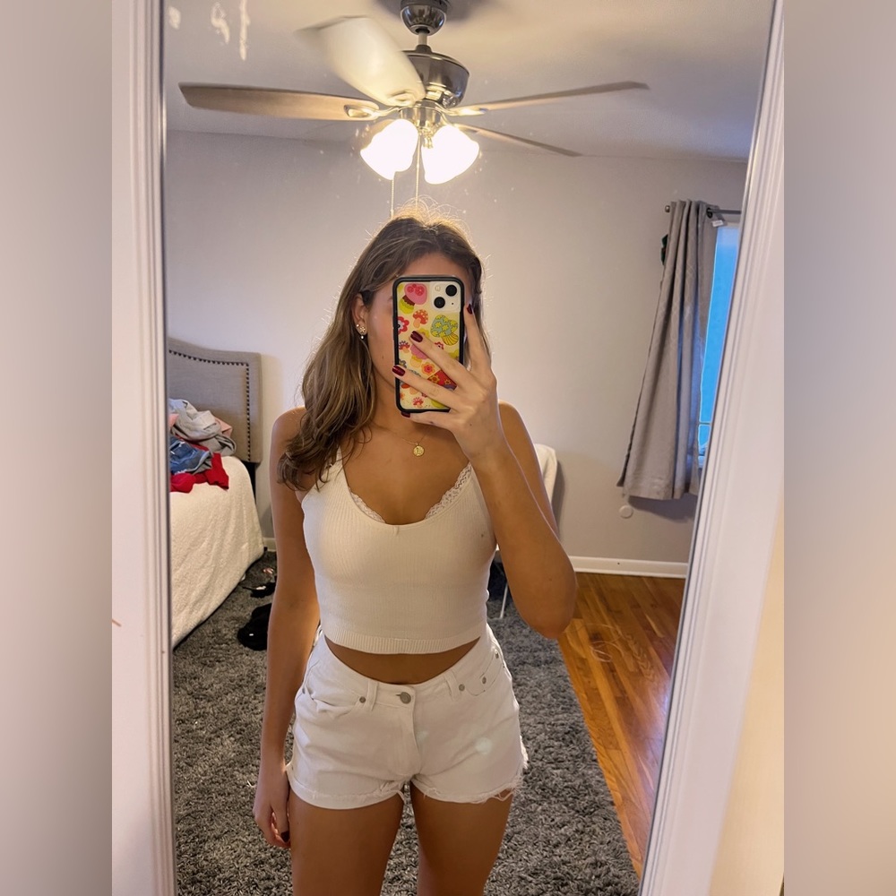 Missguided white jean shorts 🤍